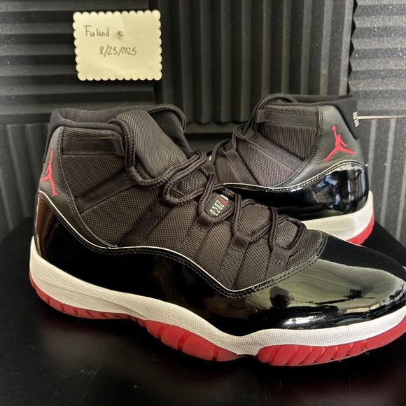 Jordan 11 Retro Bred (2019) M13 - Picture 1 of 6